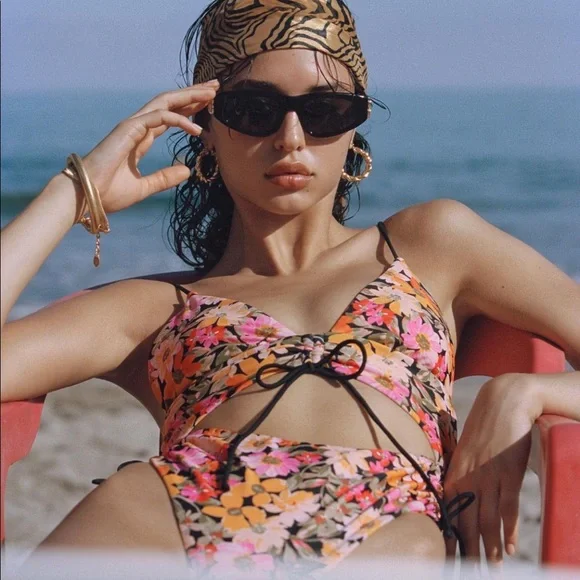 FOR LOVE & LEMONS Vienna Floral One-piece - Picture 7 of 11